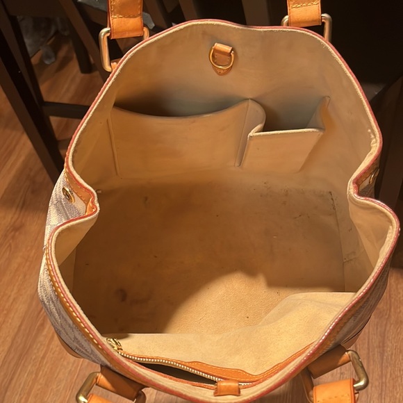 Louis Vuitton bag - Picture 3 of 16